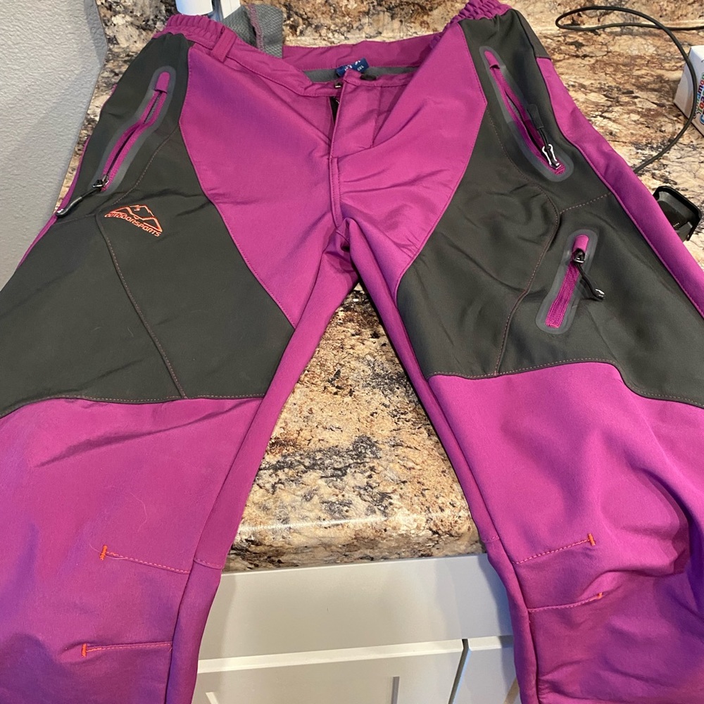 Women’s snow pants